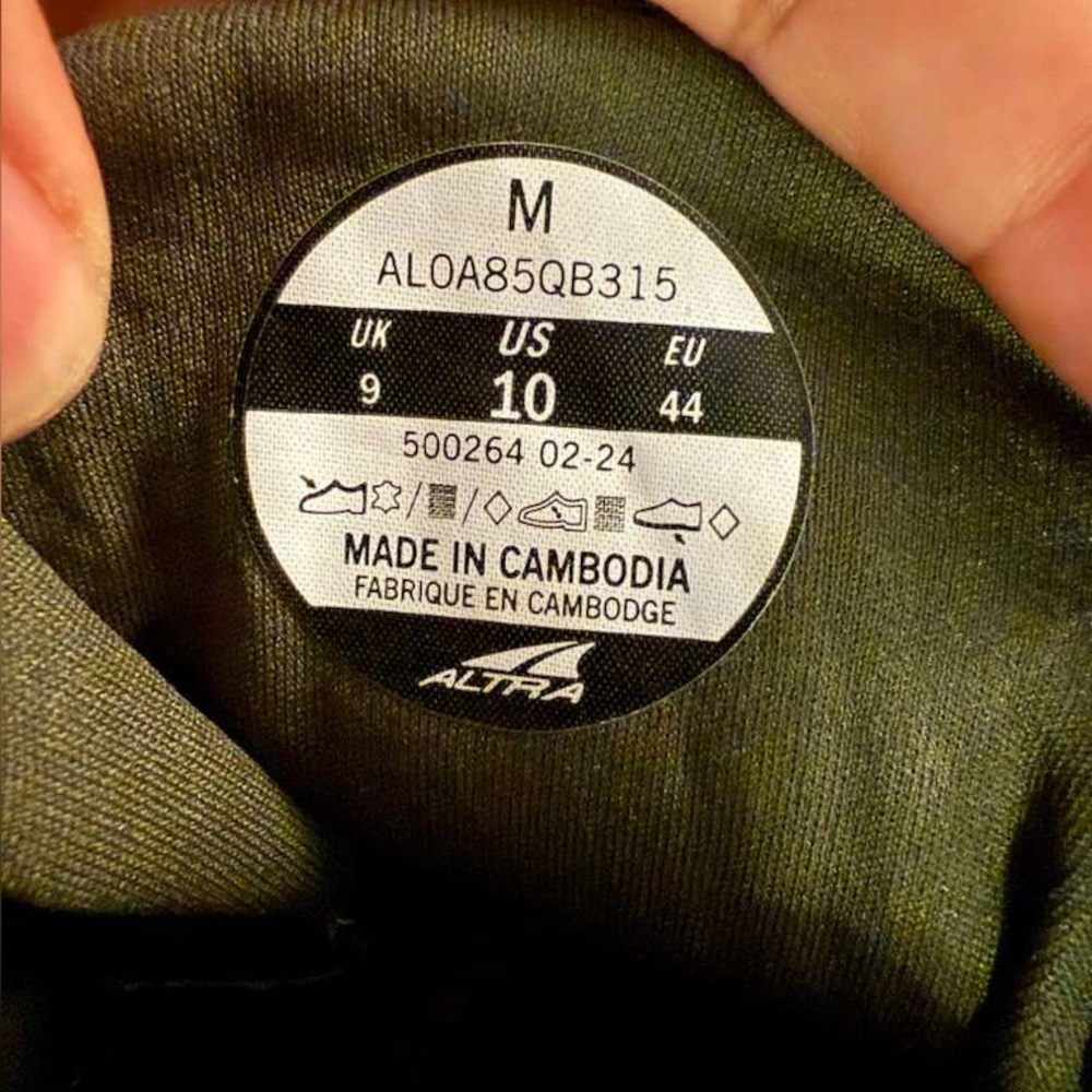 Altra Olive Green Apparel - Picture 7 of 7